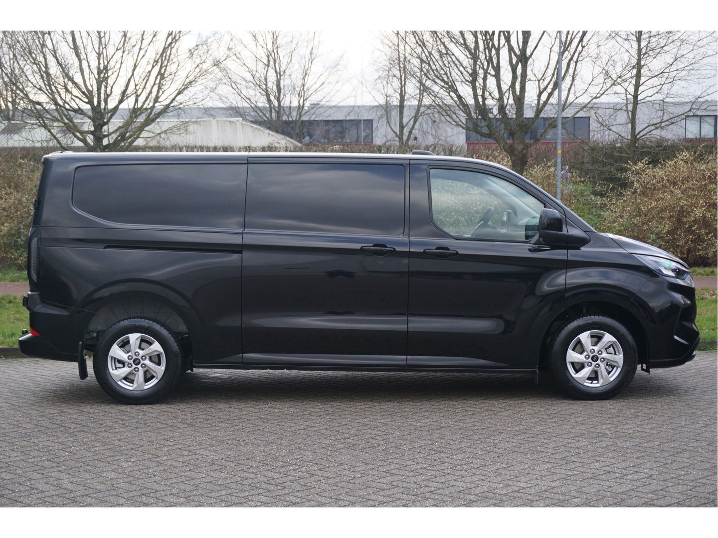 Ford Transit Custom 300L 136PK Limited BPM VRIJ!! Navi, Cam, Adap. Cruise, 16" LM, Trekhaak!! NR. 245