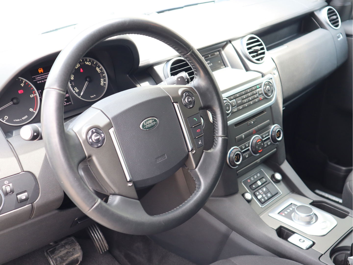 Land Rover Discovery 3.0 TD V6 Euro 6 - Grijs Kenteken - Cruise Controle - 3,5t KG Trekhaak