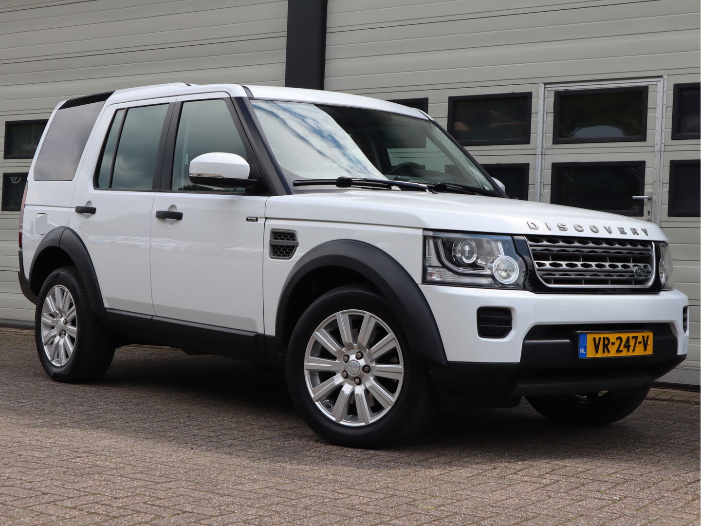 Land Rover Discovery 3.0 TD V6 Euro 6 - Grijs Kenteken - Cruise Controle - 3,5t KG Trekhaak
