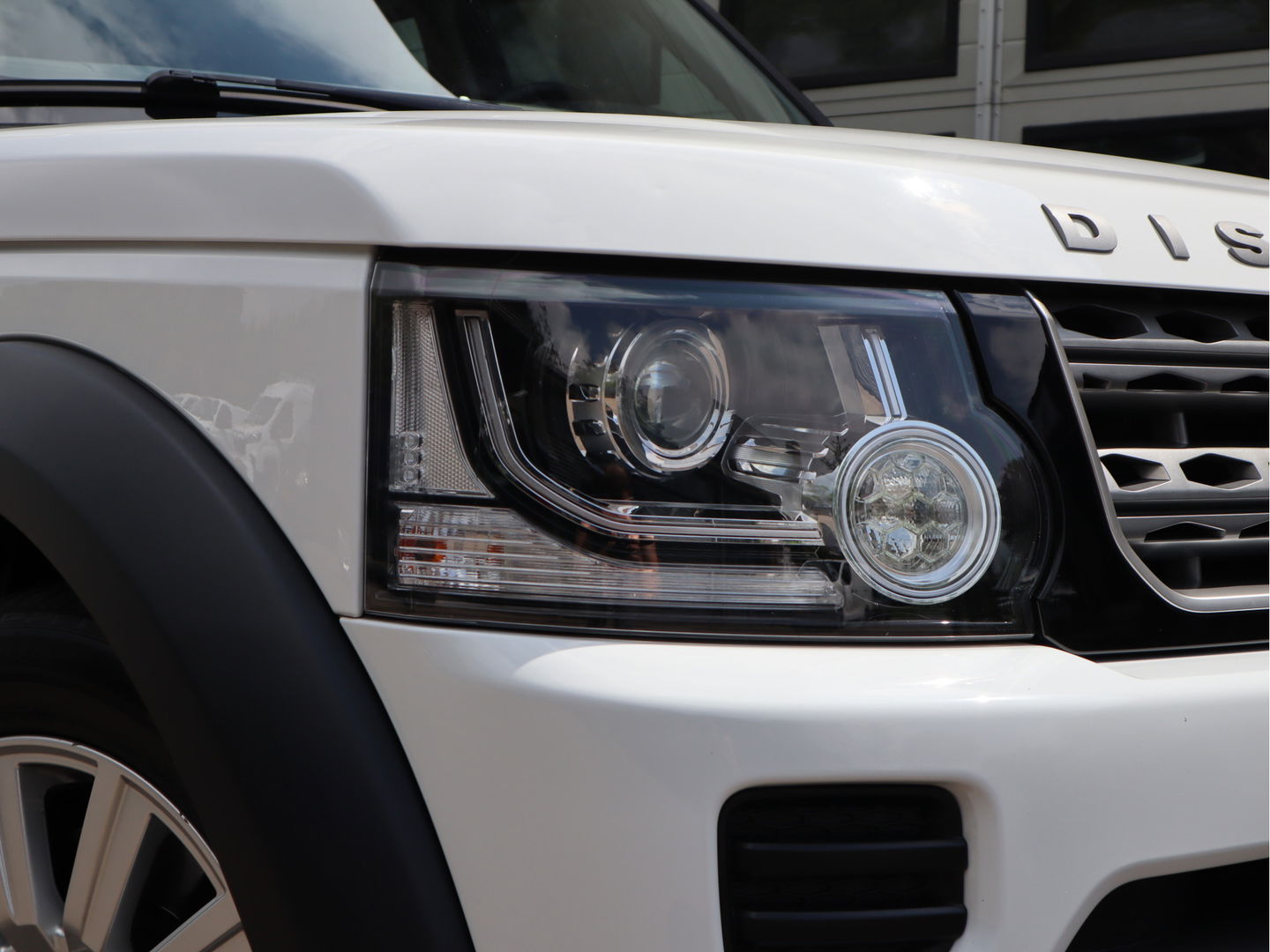 Land Rover Discovery 3.0 TD V6 Euro 6 - Grijs Kenteken - Cruise Controle - 3,5t KG Trekhaak