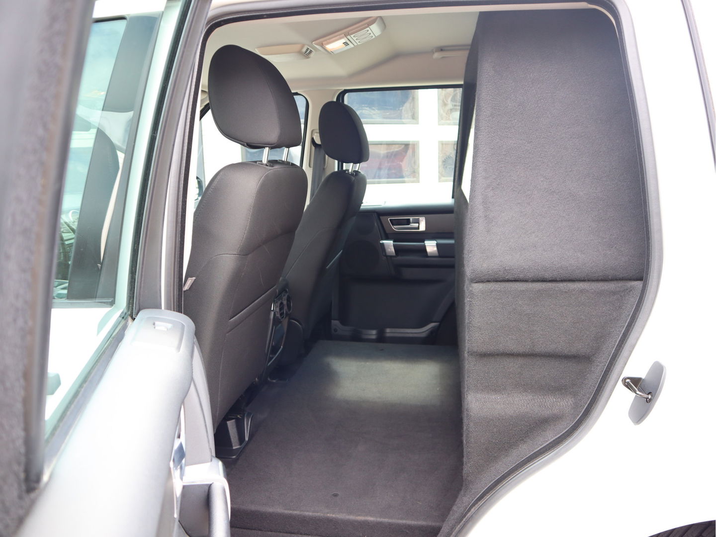Land Rover Discovery 3.0 TD V6 Euro 6 - Grijs Kenteken - Cruise Controle - 3,5t KG Trekhaak