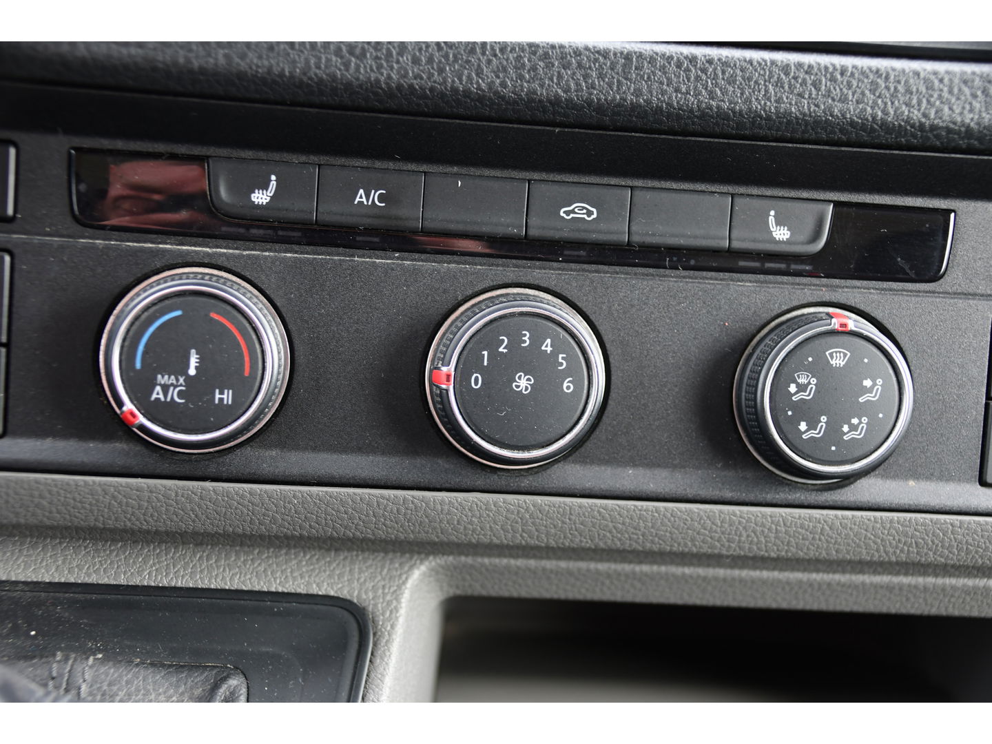 Volkswagen Crafter 35 2.0 TDI L3H3 Highline Camera, Cruise, LED, 177PK, Carplay, Automaat, Standkachel, Multimedia, Airco VERKOCHT...Gefeliciteerd Mack & Tos.