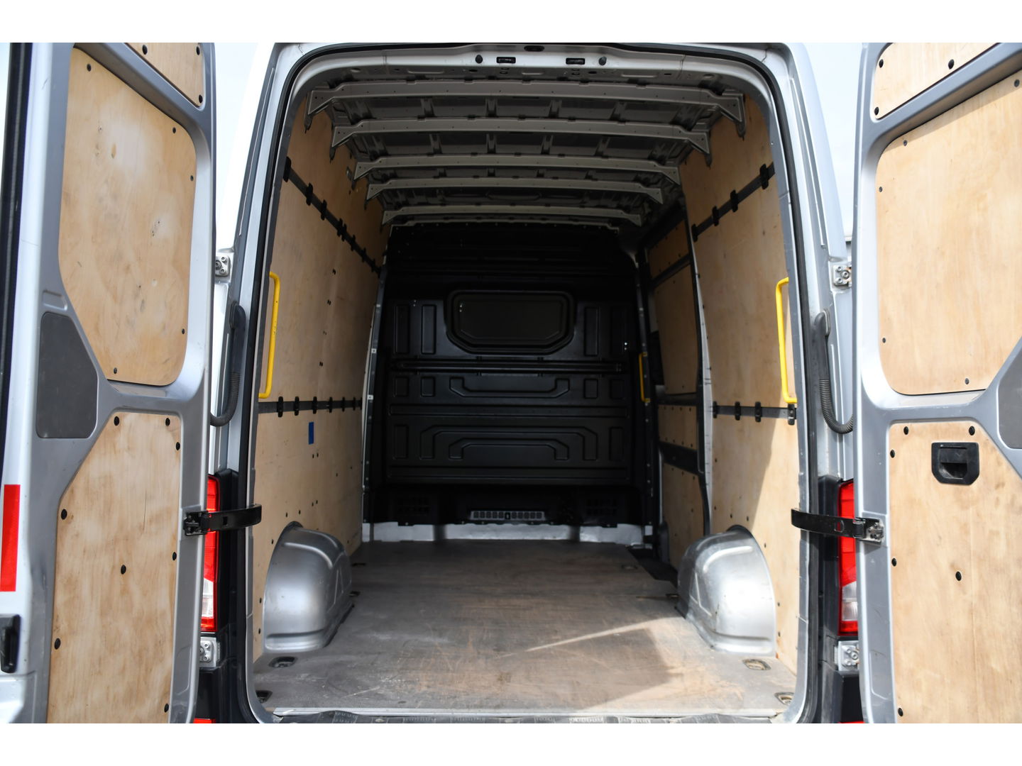 Volkswagen Crafter 35 2.0 TDI L3H3 Highline Camera, Cruise, LED, 177PK, Carplay, Automaat, Standkachel, Multimedia, Airco VERKOCHT...Gefeliciteerd Mack & Tos.