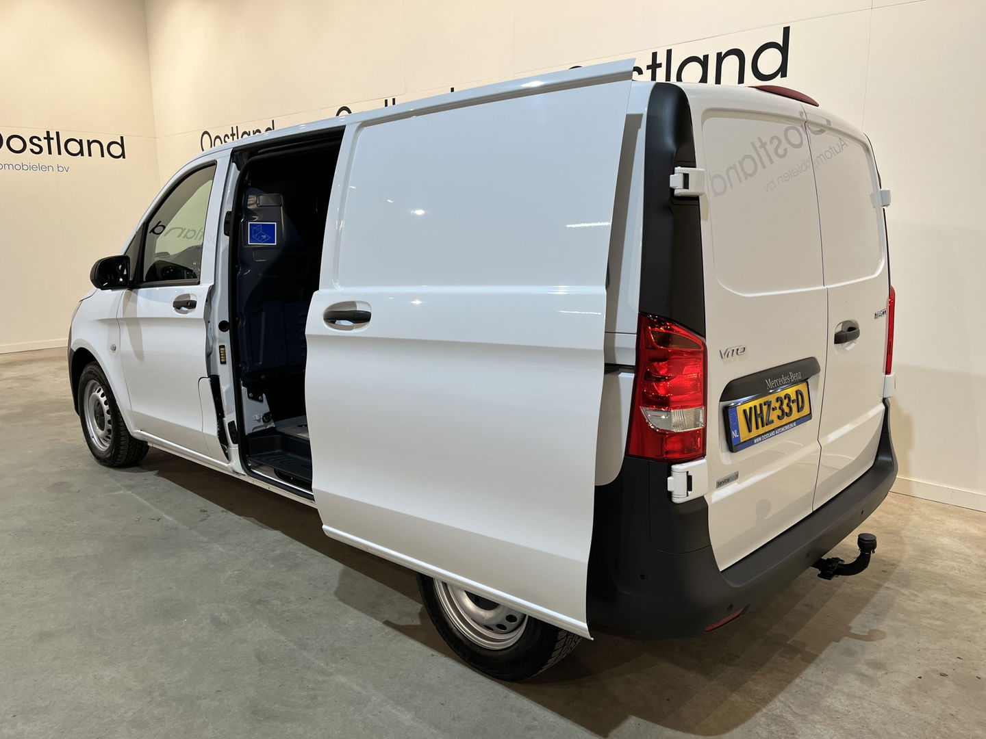 Mercedes-Benz Vito 116 CDI RWD Servicebus / Bott Inrichting / Euro 6 / Schuifdeur L + R / Airco / Cruise Control / Trekhaak / Camera / Navigatie