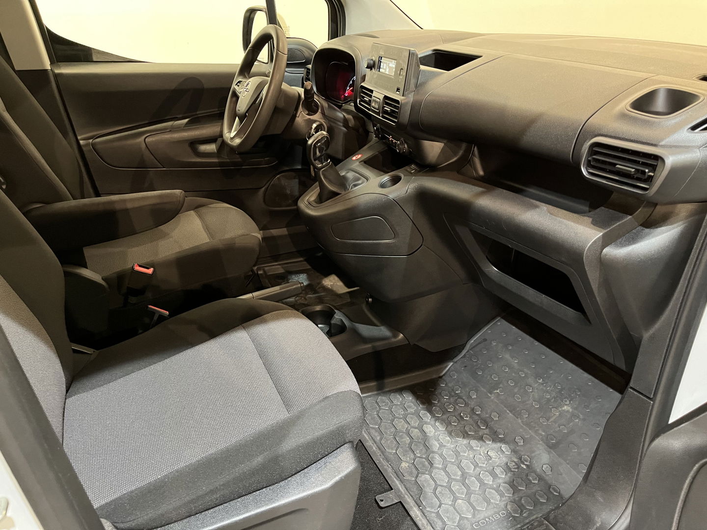 Opel Combo 1.5D L1H1 Edition / Euro 6 / Airco/ Cruise Control / PDC
