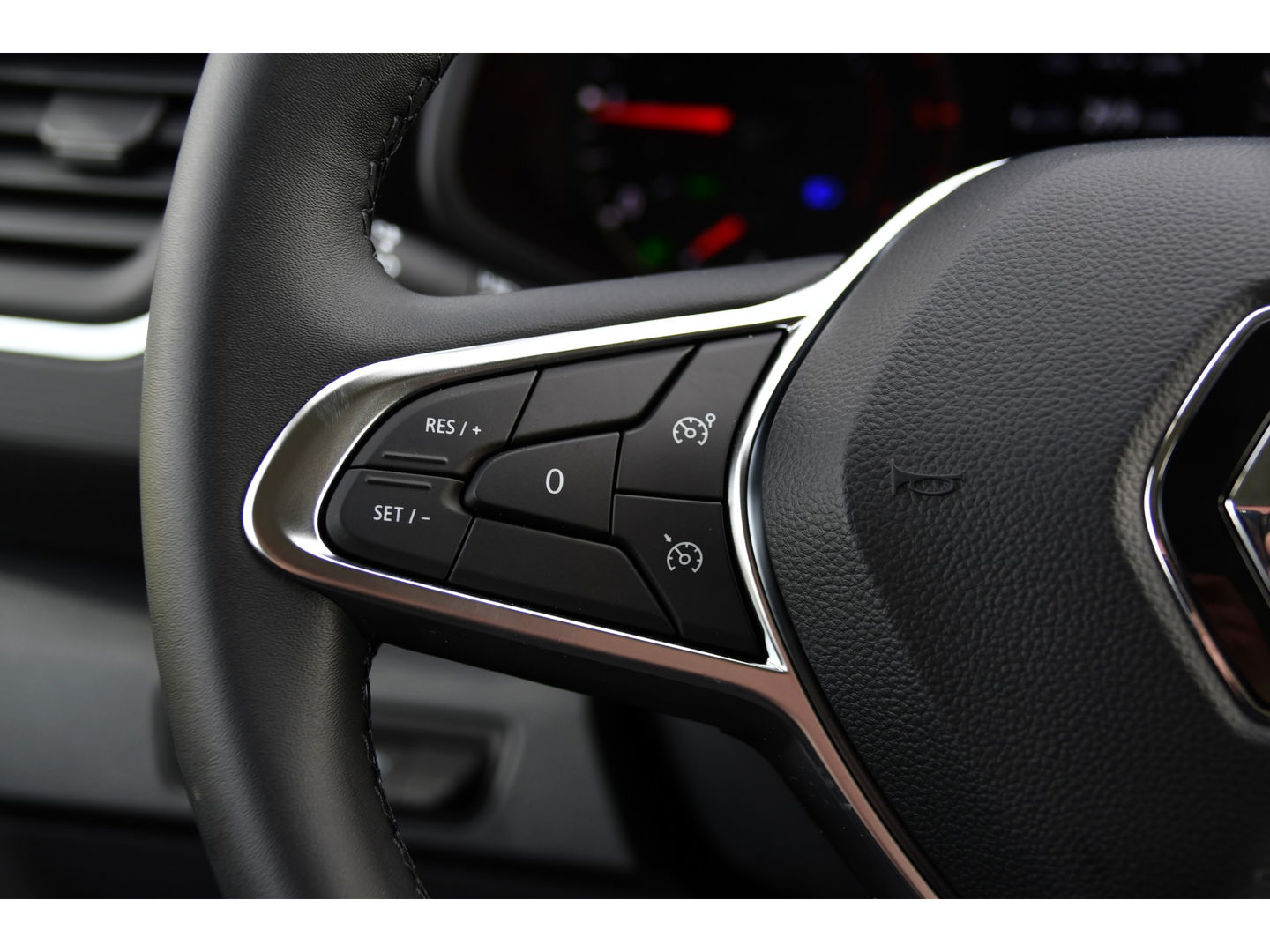 Renault Trafic 2.0 dCi 130 T30 L2H1 Luxe Black & White Edition Camera, Cruise, Carplay, LED, Clima, Multimedia, Trekhaak,