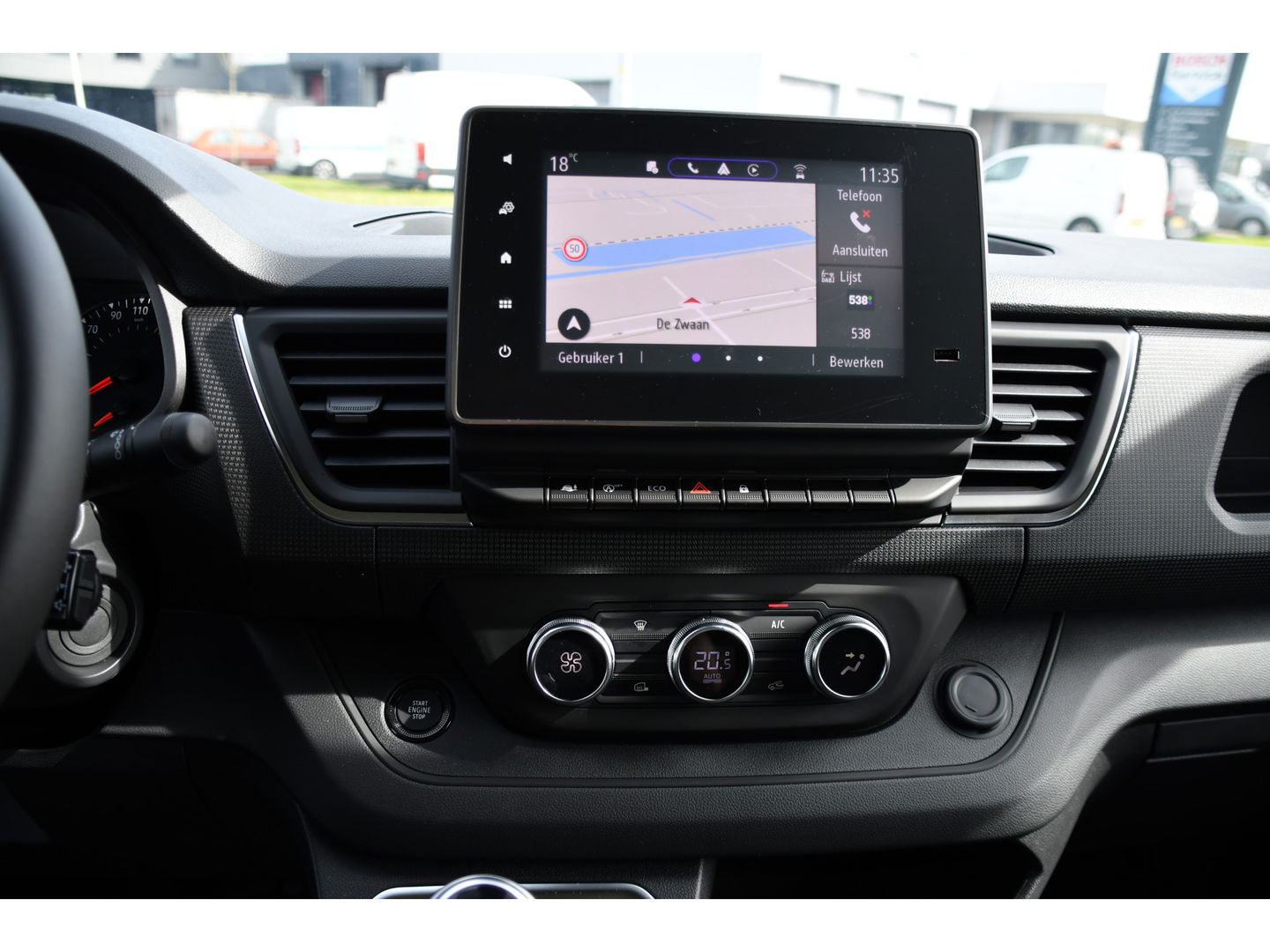Renault Trafic 2.0 dCi 130 T30 L2H1 Luxe Black & White Edition Camera, Cruise, Carplay, LED, Clima, Multimedia, Trekhaak,
