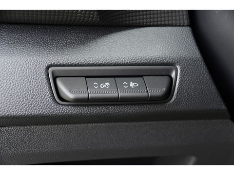 Renault Trafic 2.0 dCi 130 T30 L2H1 Luxe Black & White Edition Camera, Cruise, Carplay, LED, Clima, Multimedia, Trekhaak,