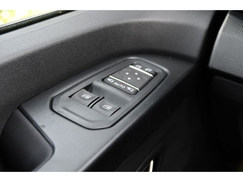 Renault Trafic 2.0 dCi 130 T30 L2H1 Luxe Black & White Edition Camera, Cruise, Carplay, LED, Clima, Multimedia, Trekhaak,