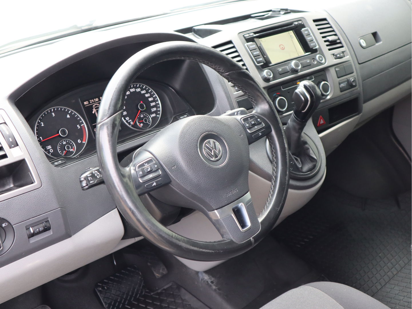Volkswagen Transporter 2.0 TDI DSG-Automaat 132 kw - Camper 220V Led - Luifel