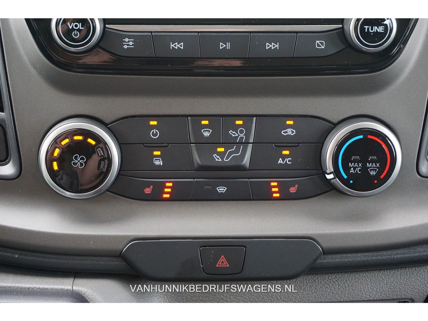 Ford Transit Custom 340L 130PK Trail Edition AUT BPM VRIJ!! Airco, Camera, Apple CP/Android A, 18" LM Velgen!! NR. 458