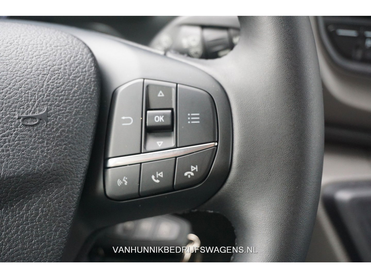 Ford Transit Custom 340L 130PK Trail Edition AUT BPM VRIJ!! Airco, Camera, Apple CP/Android A, 18" LM Velgen!! NR. 458