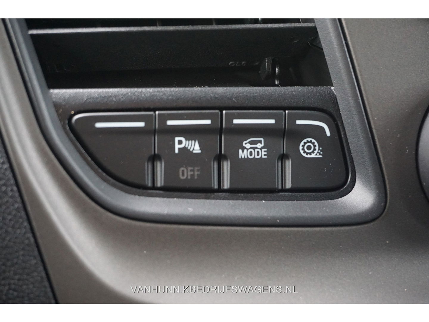 Ford Transit Custom 340L 130PK Trail Edition AUT BPM VRIJ!! Airco, Camera, Apple CP/Android A, 18" LM Velgen!! NR. 458