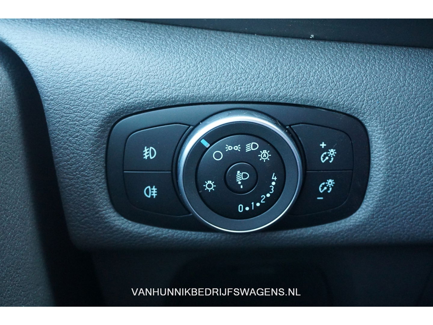 Ford Transit Custom 300S Active 130PK BPM VRIJ!! Airco, Cruise, Apple CP / Android Auto, 17" LM Velg!! NR. 397