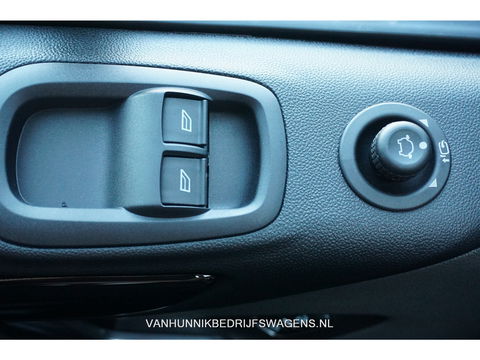 Ford Transit Custom 300S Active 130PK BPM VRIJ!! Airco, Cruise, Apple CP / Android Auto, 17" LM Velg!! NR. 397