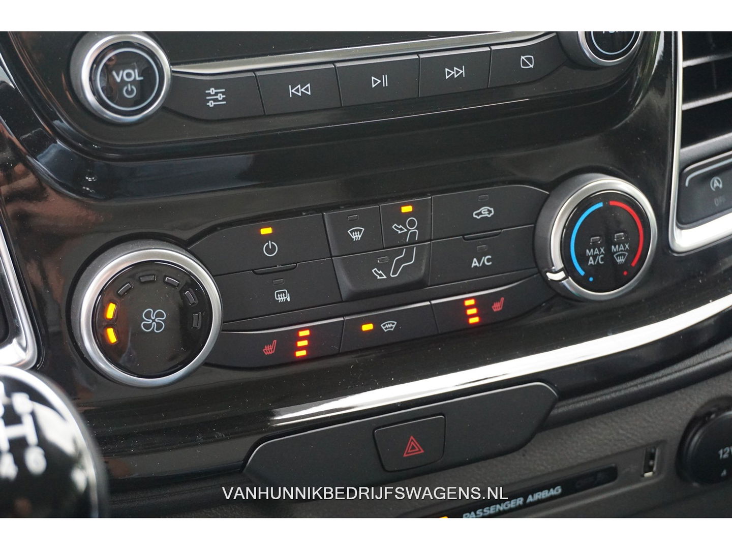 Ford Transit Custom 300L Active 130PK BPM VRIJ!! Airco, Apple CP/Android Auto / Camera, 17"LM!! NR. 396