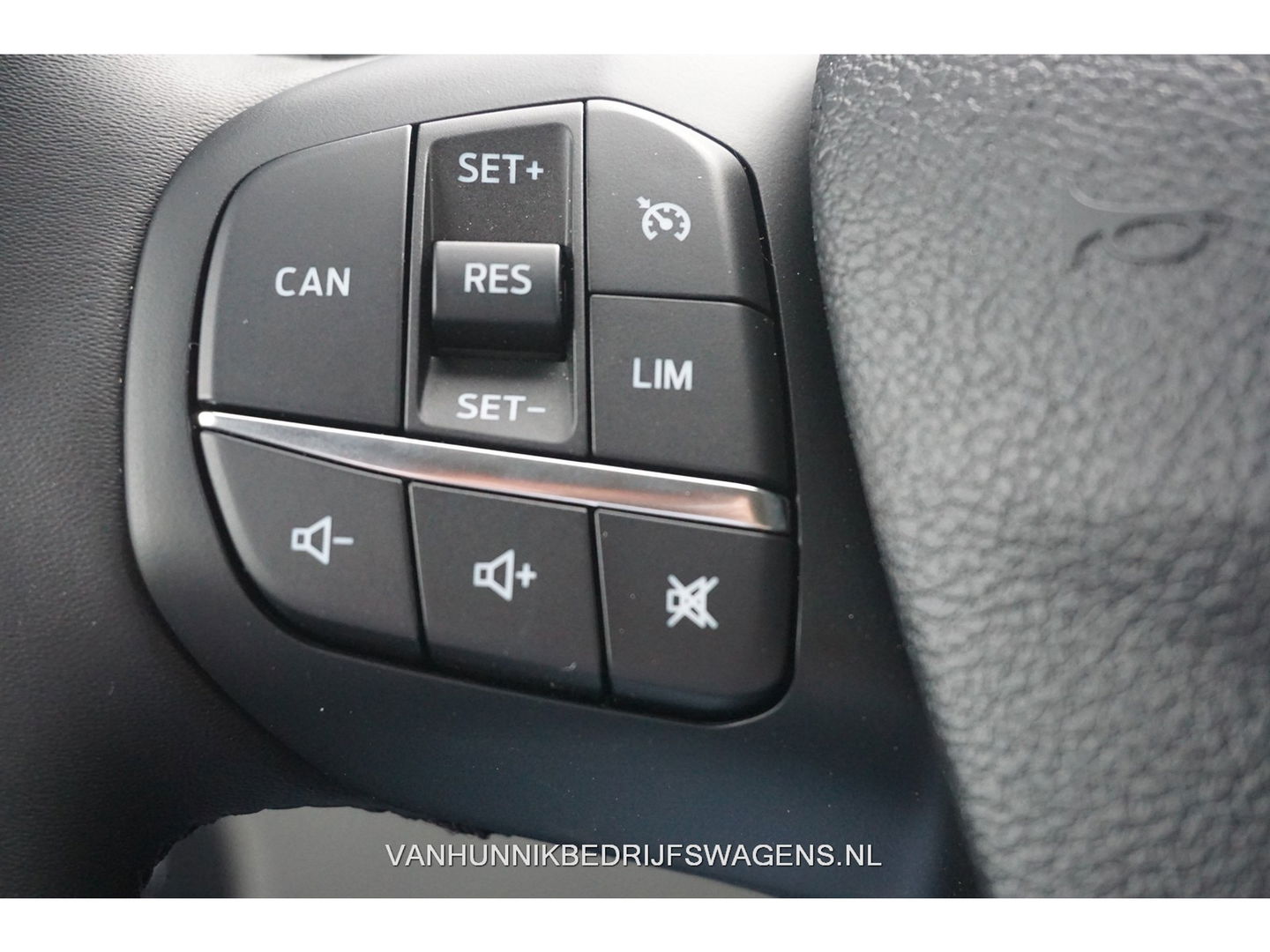 Ford Transit Custom 300L Active 130PK BPM VRIJ!! Airco, Apple CP/Android Auto / Camera, 17"LM!! NR. 396