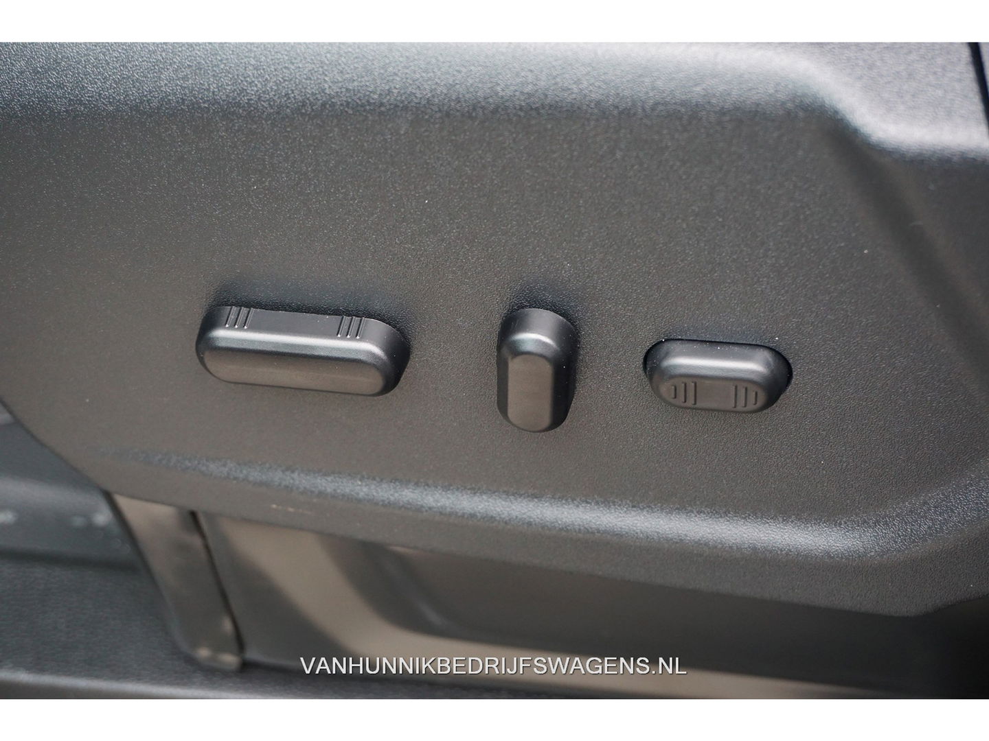 Ford Transit Custom 300L Active 130PK BPM VRIJ!! Airco, Apple CP/Android Auto / Camera, 17"LM!! NR. 396