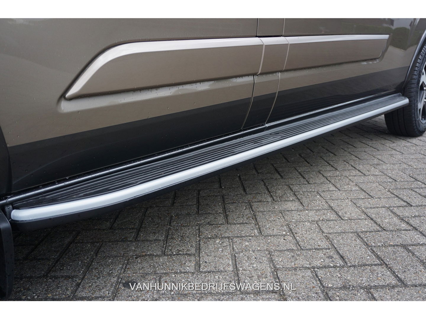 Ford Transit Custom 300L Active 130PK BPM VRIJ!! Airco, Apple CP/Android Auto / Camera, 17"LM!! NR. 396