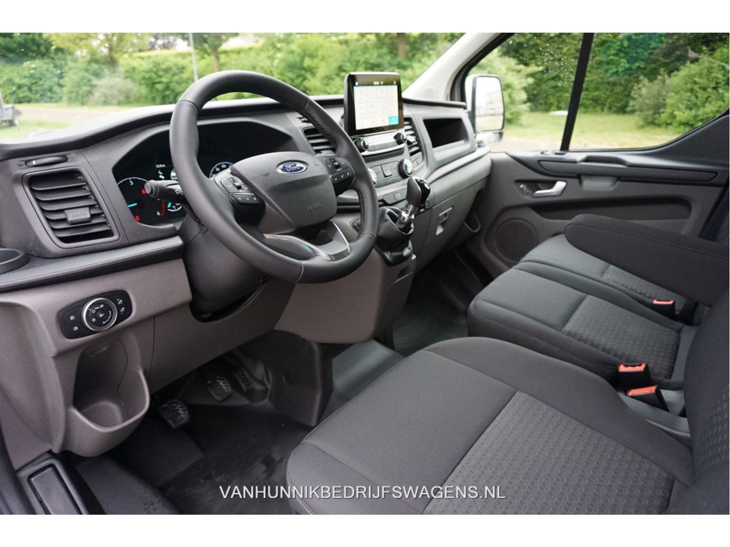 Ford Transit Custom 300L 130 PK Trend DEMO Auto BPM VRIJ!! Airco, Cruise, PDC, Navi!! NR. 320