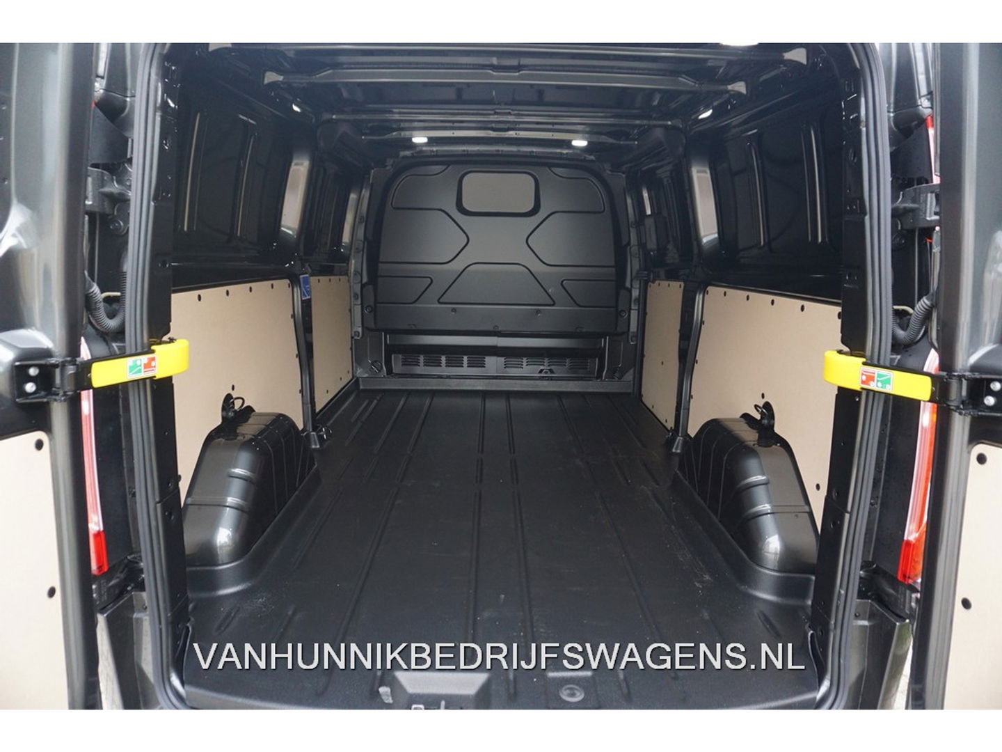 Ford Transit Custom 300L 130PK Trend BPM VRIJ!! Airco, Cruise, Navi, Trekhaak!! NR. 134