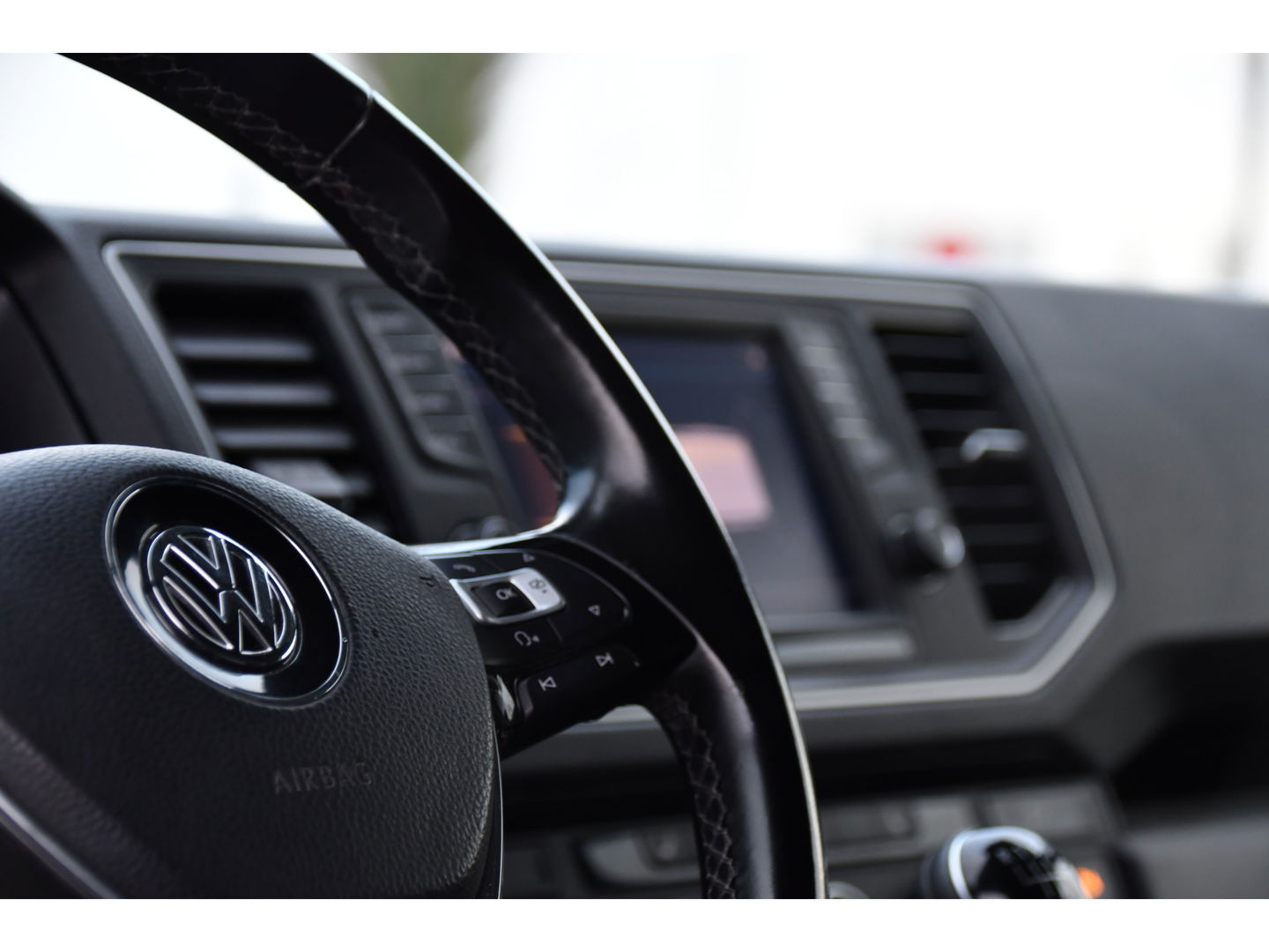 Volkswagen Crafter 2.0 TDI L3H3 4Motion Highline FULL OPTIONS! Adaptieve Cruise, Camera, 360 Sensoren, 177PK, Carplay, Multimedia, Stoelverwarming, Massage