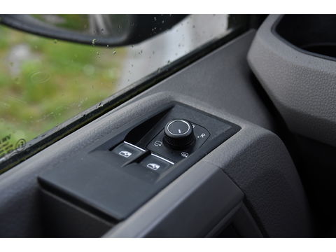 Volkswagen Crafter 2.0 TDI L3H3 4Motion Highline FULL OPTIONS! Adaptieve Cruise, Camera, 360 Sensoren, 177PK, Carplay, Multimedia, Stoelverwarming, Massage