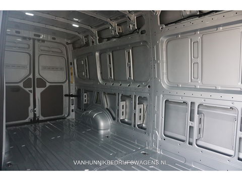Volkswagen Crafter 35 177PK L4H3 AUT BPM VRIJ!! Navi, Camera, Adap. Cruise, Gev. Stoel, LED!! NR. 885