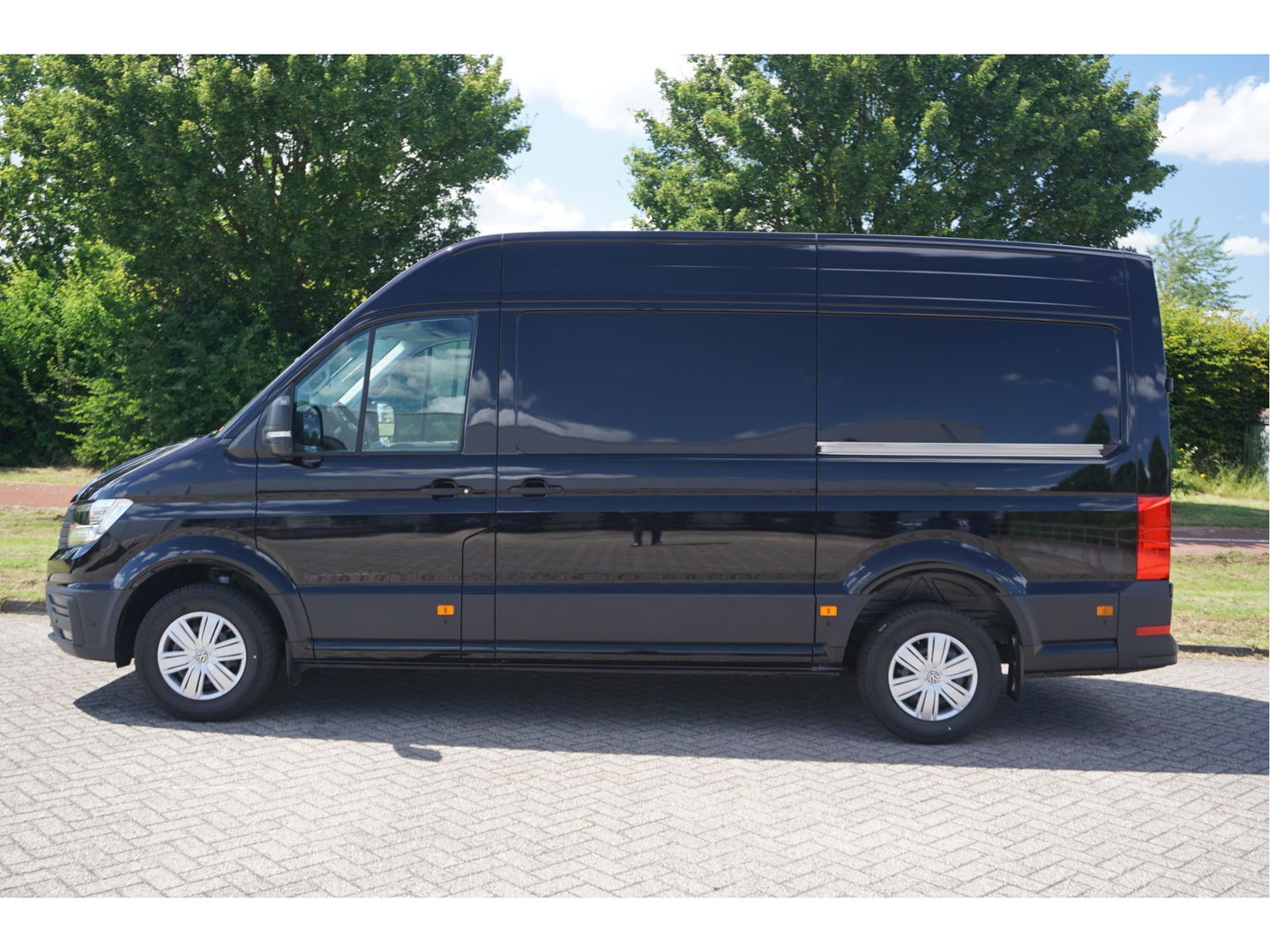Volkswagen Crafter 35 177PK L3H3 AUT BPM VRIJ!! Navi, Camera, Gev. Stoel, Alarm, LED, 2x Schuifdeur!! NR. 960