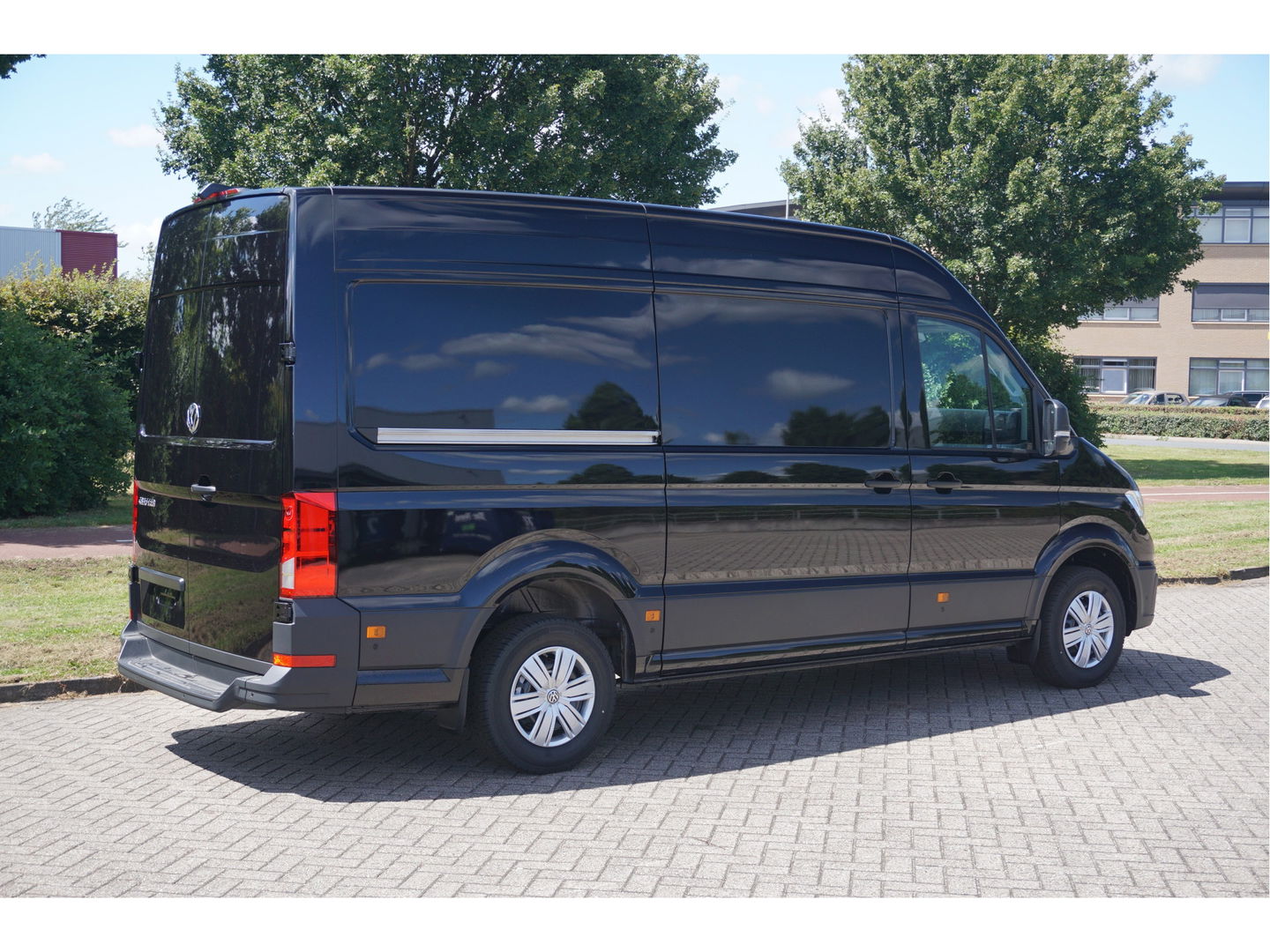 Volkswagen Crafter 35 177PK L3H3 AUT BPM VRIJ!! Navi, Camera, Gev. Stoel, Alarm, LED, 2x Schuifdeur!! NR. 960