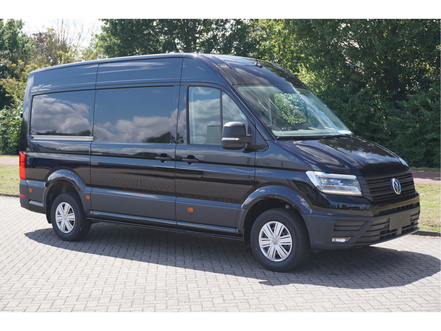 Volkswagen Crafter 35 177PK L3H3 AUT BPM VRIJ!! Navi, Camera, Gev. Stoel, Alarm, LED, 2x Schuifdeur!! NR. 960