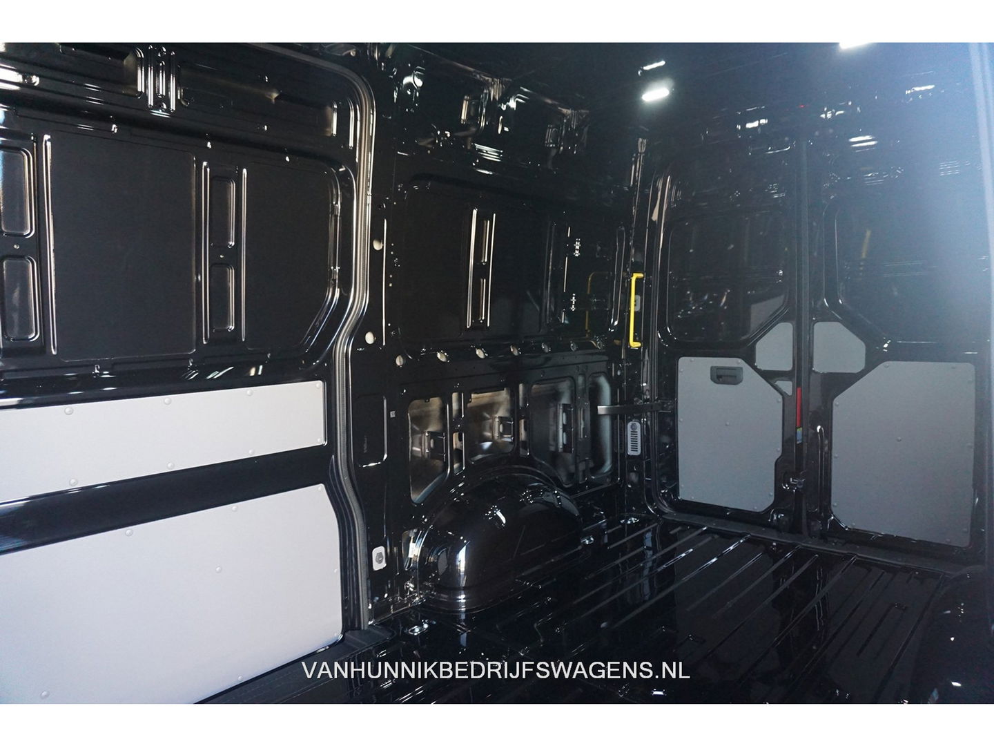 Volkswagen Crafter 35 177PK L3H3 AUT BPM VRIJ!! Navi, Camera, Gev. Stoel, Alarm, LED, 2x Schuifdeur!! NR. 960
