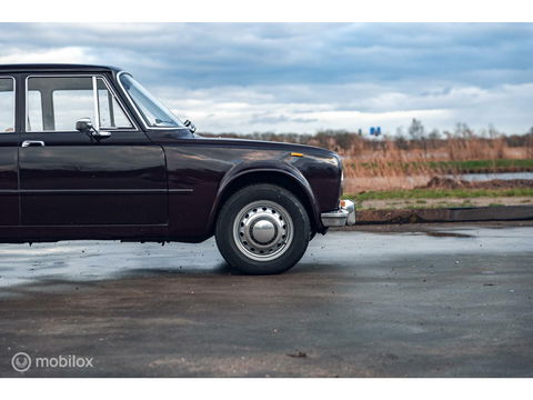Alfa Romeo Giulia 1300Ti | Klassieker | Dellorto