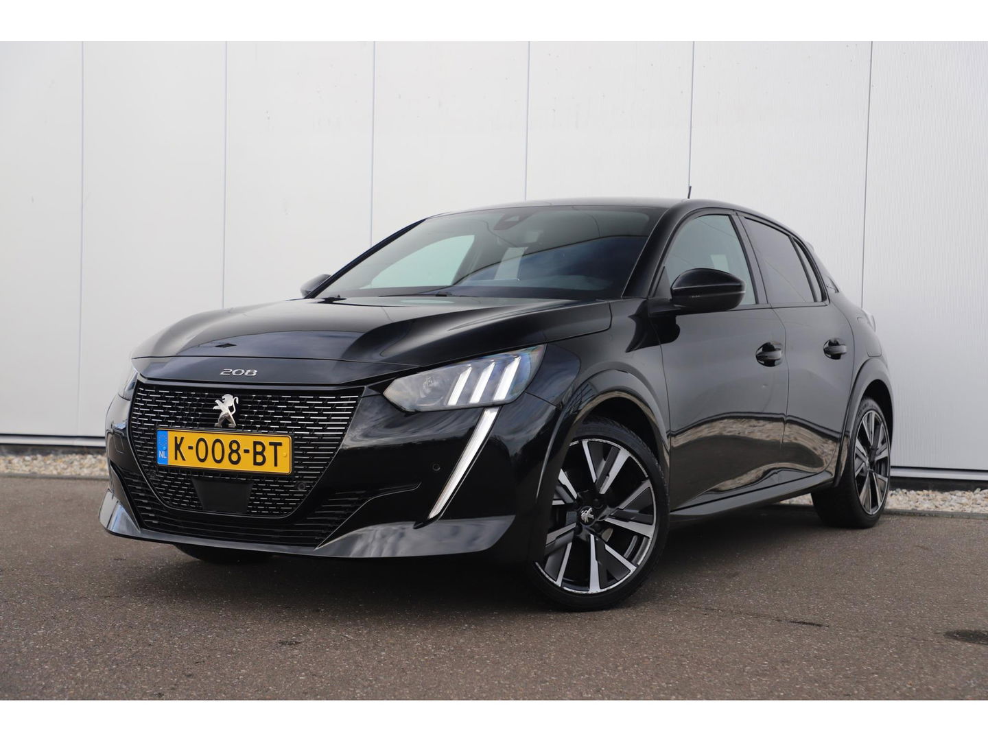 Peugeot 208 1.2 PureTech GT-Line Automaat Half Leder Virtual Cockpit Navigatie Camera Clima Carplay Android Bluetooth 17 inch LMV LED