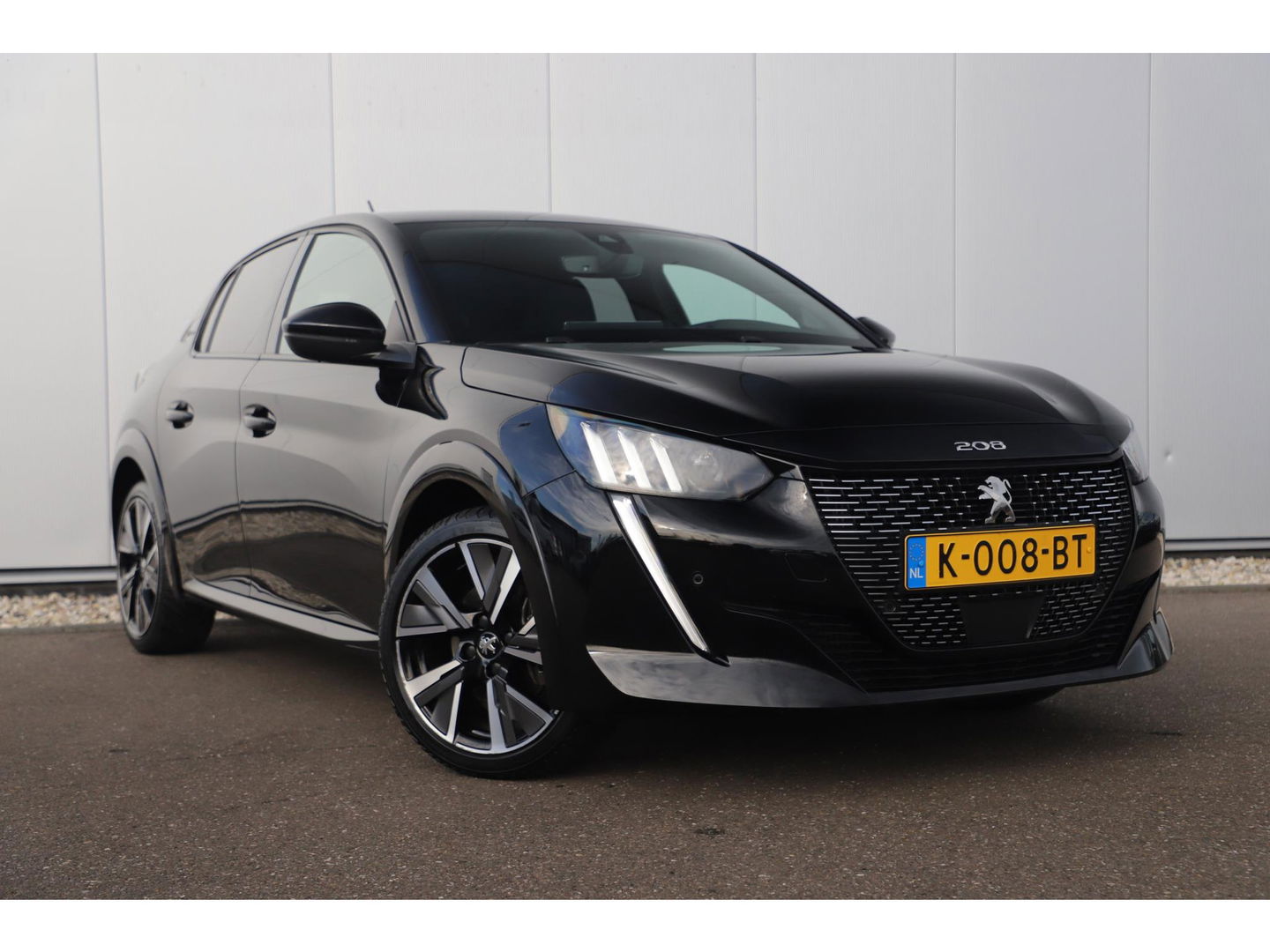 Peugeot 208 1.2 PureTech GT-Line Automaat Half Leder Virtual Cockpit Navigatie Camera Clima Carplay Android Bluetooth 17 inch LMV LED