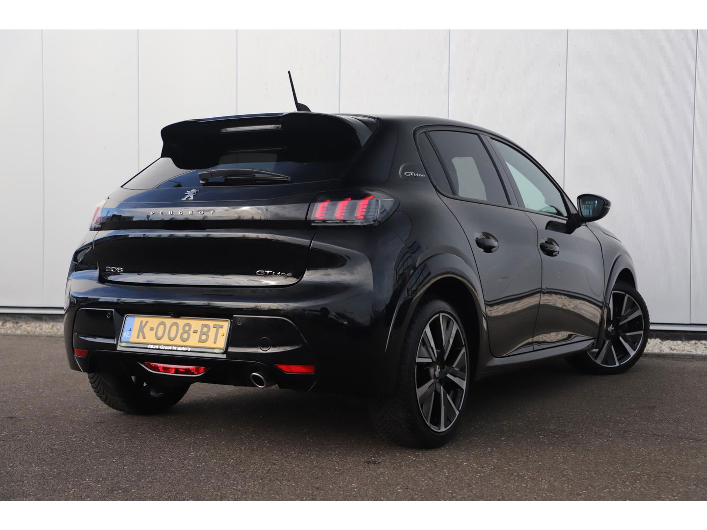Peugeot 208 1.2 PureTech GT-Line Automaat Half Leder Virtual Cockpit Navigatie Camera Clima Carplay Android Bluetooth 17 inch LMV LED