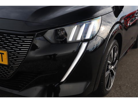 Peugeot 208 1.2 PureTech GT-Line Automaat Half Leder Virtual Cockpit Navigatie Camera Clima Carplay Android Bluetooth 17 inch LMV LED