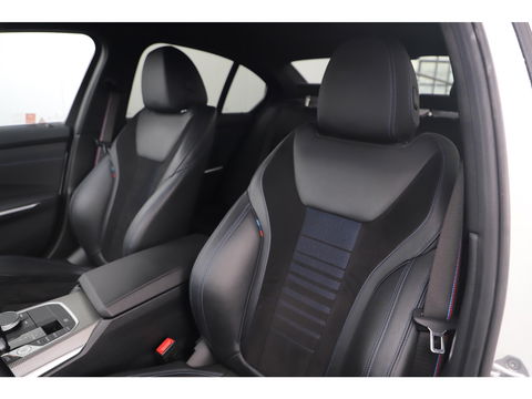 BMW 3 Serie 318i Executive Edition M Sport Automaat Black Optic Full LED Head Up Display Digital Cockpit Half Leder Sportstoelen Navigatie Carplay Bluetooth 19 inch M Velgen