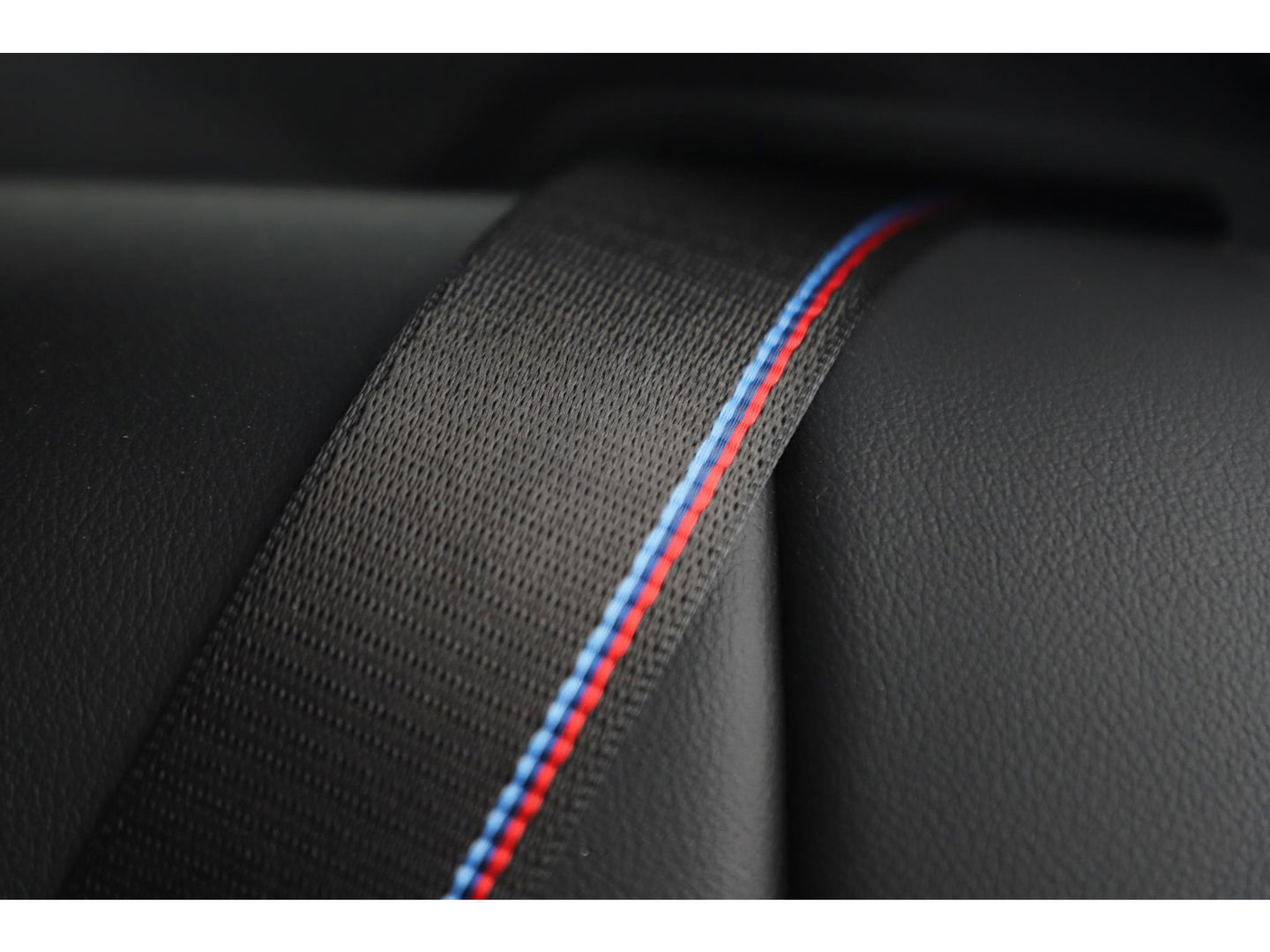 BMW 3 Serie 318i Executive Edition M Sport Automaat Black Optic Full LED Head Up Display Digital Cockpit Half Leder Sportstoelen Navigatie Carplay Bluetooth 19 inch M Velgen