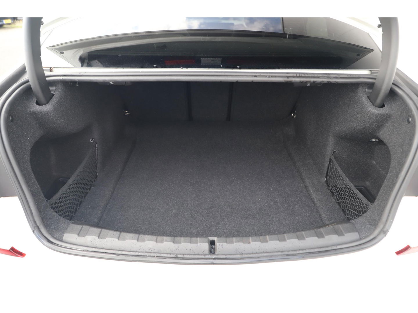 BMW 3 Serie 318i Executive Edition M Sport Automaat Black Optic Full LED Head Up Display Digital Cockpit Half Leder Sportstoelen Navigatie Carplay Bluetooth 19 inch M Velgen