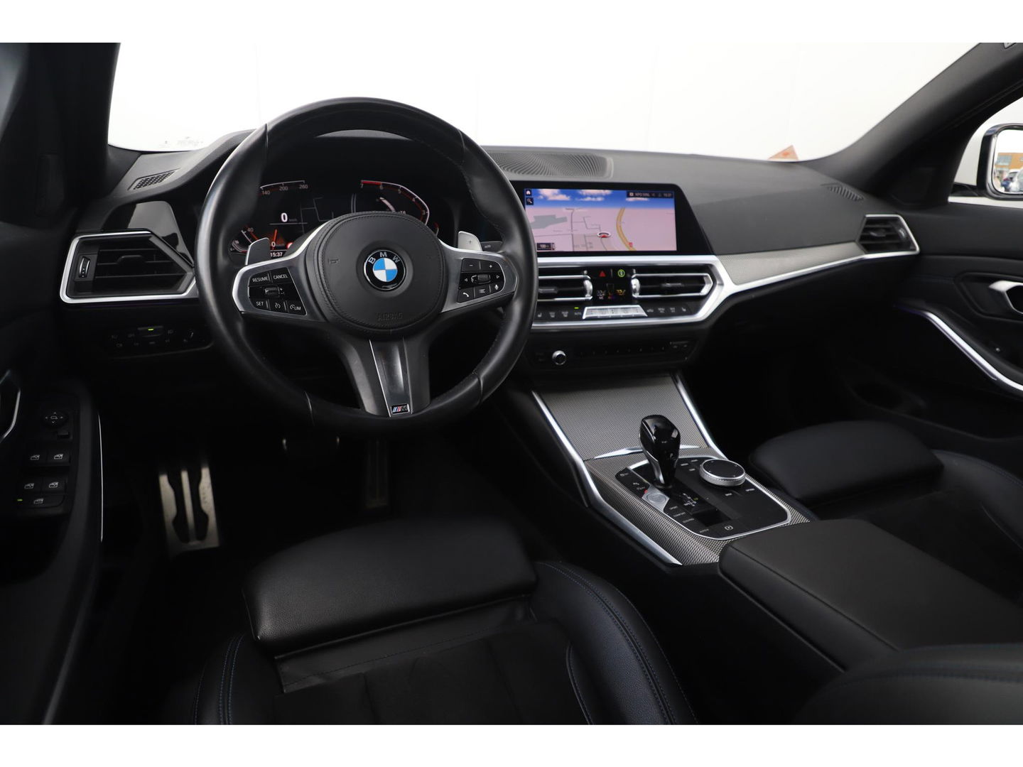 BMW 3 Serie 318i Executive Edition M Sport Automaat Black Optic Full LED Head Up Display Digital Cockpit Half Leder Sportstoelen Navigatie Carplay Bluetooth 19 inch M Velgen