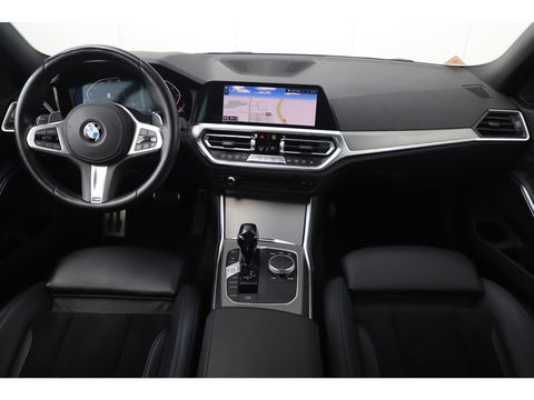 BMW 3 Serie 318i Executive Edition M Sport Automaat Black Optic Full LED Head Up Display Digital Cockpit Half Leder Sportstoelen Navigatie Carplay Bluetooth 19 inch M Velgen
