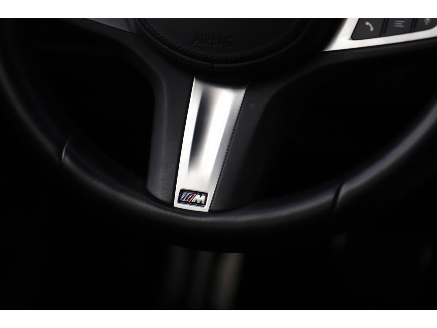 BMW 3 Serie 318i Executive Edition M Sport Automaat Black Optic Full LED Head Up Display Digital Cockpit Half Leder Sportstoelen Navigatie Carplay Bluetooth 19 inch M Velgen