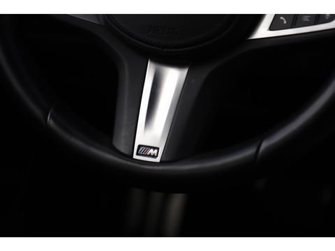 BMW 3 Serie 318i Executive Edition M Sport Automaat Black Optic Full LED Head Up Display Digital Cockpit Half Leder Sportstoelen Navigatie Carplay Bluetooth 19 inch M Velgen