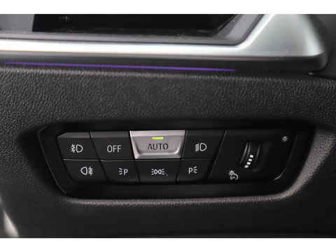BMW 3 Serie 318i Executive Edition M Sport Automaat Black Optic Full LED Head Up Display Digital Cockpit Half Leder Sportstoelen Navigatie Carplay Bluetooth 19 inch M Velgen