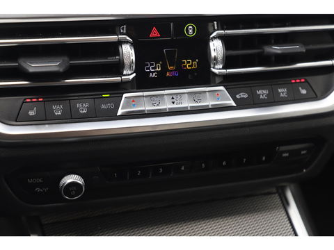 BMW 3 Serie 318i Executive Edition M Sport Automaat Black Optic Full LED Head Up Display Digital Cockpit Half Leder Sportstoelen Navigatie Carplay Bluetooth 19 inch M Velgen