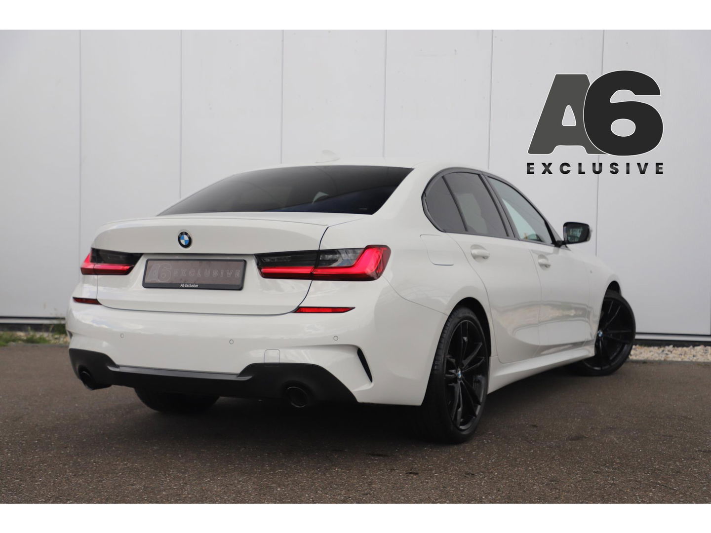 BMW 3 Serie 318i Executive Edition M Sport Automaat Black Optic Full LED Head Up Display Digital Cockpit Half Leder Sportstoelen Navigatie Carplay Bluetooth 19 inch M Velgen