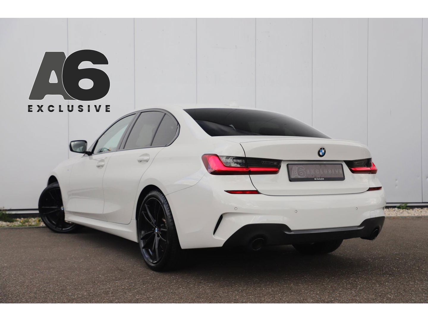BMW 3 Serie 318i Executive Edition M Sport Automaat Black Optic Full LED Head Up Display Digital Cockpit Half Leder Sportstoelen Navigatie Carplay Bluetooth 19 inch M Velgen