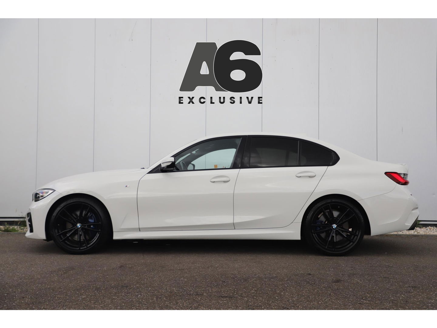 BMW 3 Serie 318i Executive Edition M Sport Automaat Black Optic Full LED Head Up Display Digital Cockpit Half Leder Sportstoelen Navigatie Carplay Bluetooth 19 inch M Velgen