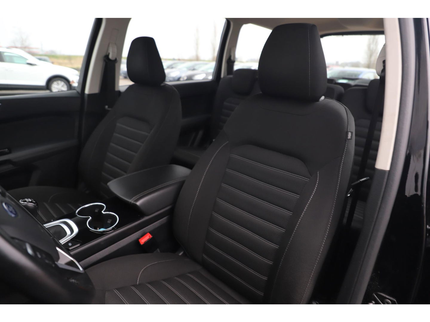 Ford Galaxy 1.5 Titanium 7 Persoons Navigatie Clima Cruise PDC Stoelverwarming Carplay Android